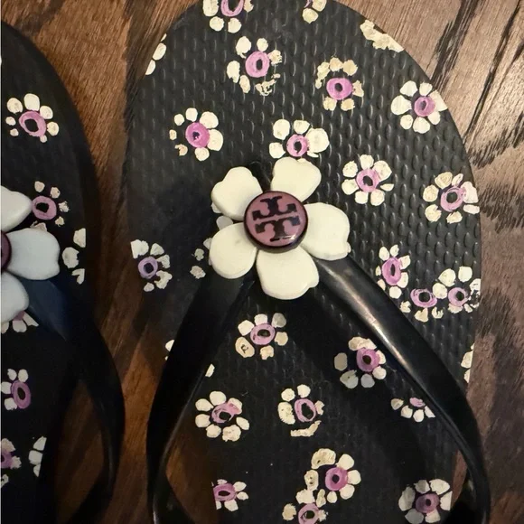Tory Burch flower flip flop - Picture 2 of 4